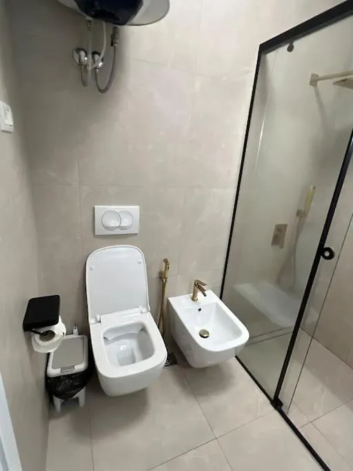 Hugo Apartment Tiran 0*,
